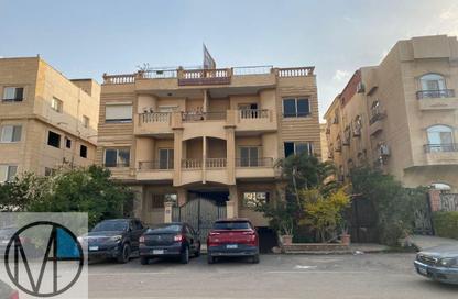 Apartment - 3 Bedrooms - 4 Bathrooms for sale in Al Narges 2 - Al Narges - New Cairo City - Cairo
