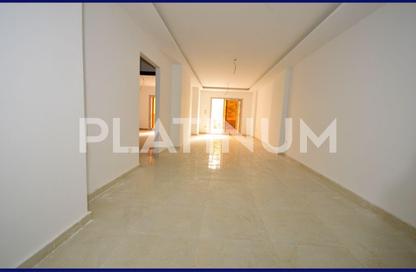 Apartment - 3 Bedrooms - 2 Bathrooms for sale in Al Safa St. - Smouha - Hay Sharq - Alexandria