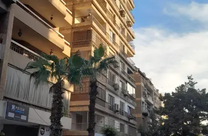Apartment - 3 Bedrooms - 2 Bathrooms for sale in Dr Hassan Ibrahim St. - 6th Zone - Nasr City - Cairo