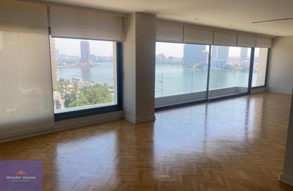 Apartment - 4 Bedrooms - 4 Bathrooms for rent in Nile St. - Dokki - Giza