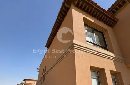 فيلا - 4 غرف نوم - 4 حمامات للبيع في فيلدج ويست - كمبوندات الشيخ زايد - الشيخ زايد - الجيزة