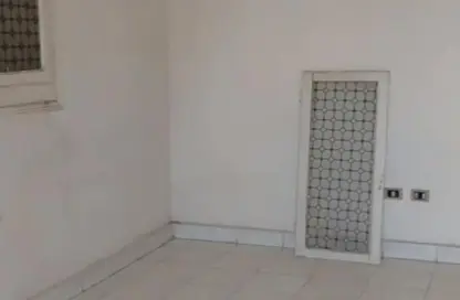 شقة - 3 غرف نوم - 1 حمام للايجار في المنطقة د - حى جنوب الاكايمية - مدينة القاهرة الجديدة - القاهرة