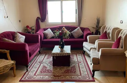 شقة - 3 غرف نوم - 2 حمامات للبيع في شارع 9 - المعادي - حي المعادي - القاهرة