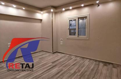 Apartment - 4 Bedrooms - 2 Bathrooms for sale in Moez Al Dawla St. - 6th Zone - Nasr City - Cairo