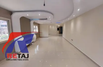 شقة - 3 غرف نوم - 3 حمامات للبيع في شارع تحسين فرغلي - المنطقة الأولى - مدينة نصر - القاهرة