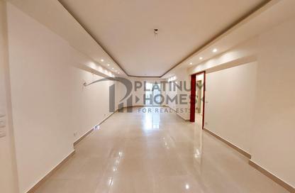 Apartment - 3 Bedrooms - 2 Bathrooms for rent in El Riada School St. - Smouha - Hay Sharq - Alexandria