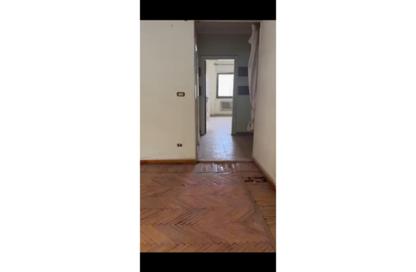Apartment - 2 Bedrooms - 2 Bathrooms for sale in Fareek Awal Ali Amer St. - 6th Zone - Nasr City - Cairo