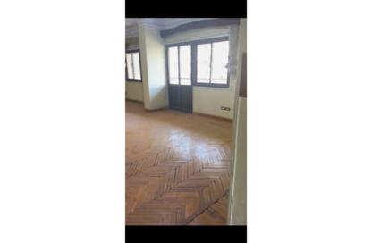 Apartment - 2 Bedrooms - 2 Bathrooms for sale in Fareek Awal Ali Amer St. - 6th Zone - Nasr City - Cairo