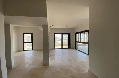 شقة - 4 غرف نوم - 4 حمامات للبيع في كمبوند البروج - كمبوندات الشروق - مدينة الشروق - القاهرة