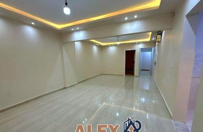 Apartment - 3 Bedrooms - 2 Bathrooms for rent in Abd Al Aziz Agamia St. - Kafr Abdo - Roushdy - Hay Sharq - Alexandria Apartment - 3 Bedrooms - 2 Bathrooms for rent in Abd Al Aziz Agamia St. - Kafr Abdo - Roushdy - Hay Sharq - Alexandria