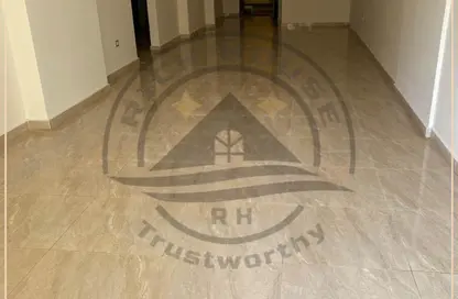 شقة - 3 غرف نوم - 3 حمامات للايجار في شارع مدخل شركة النقل والهندسة - سموحة - حي شرق - الاسكندرية