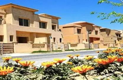 تاون هاوس - 4 غرف نوم - 5 حمامات للبيع في جولف فيوز - طريق مصر اسكندرية الصحراوي - مدينة 6 أكتوبر - الجيزة