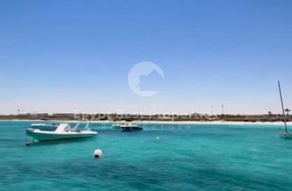 شاليه - 3 غرف نوم - 3 حمامات للبيع في سيشور - راس الحكمة - الساحل الشمالي