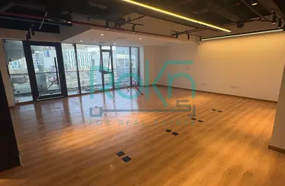 Office Space - 3 Bedrooms - 1 Bathroom for rent in Central Avenue - 2nd District - Sheikh Zayed City - Giza