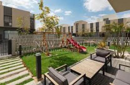 Townhouse - 3 Bedrooms - 3 Bathrooms for sale in Al Burouj Compound - El Shorouk Compounds - Shorouk City - Cairo