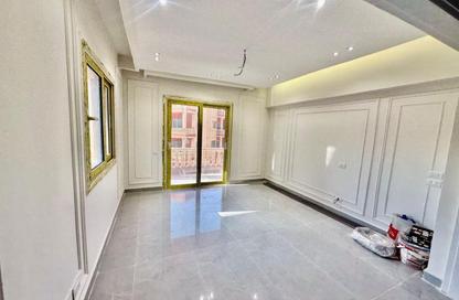 Apartment - 3 Bedrooms - 2 Bathrooms for sale in American University Housing District - 5th Settlement Compounds - The 5th Settlement - New Cairo City - Cairo