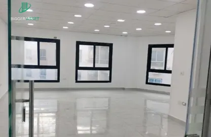 Office Space - 3 Bedrooms - 3 Bathrooms for rent in Rayhanah Plaza - Zahraa El Maadi - Hay El Maadi - Cairo