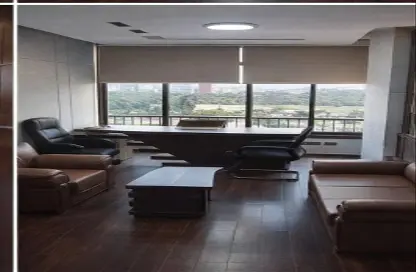 مساحات مكتبية - 5 غرف نوم - 3 حمامات للايجار في شارع محي الدين أبو العز - المهندسين - الجيزة