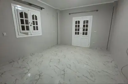 Apartment - 3 Bedrooms - 1 Bathroom for rent in Naguib Al Rihani St. - Al Narges 7 - Al Narges - New Cairo City - Cairo