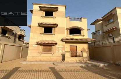 Villa - 5 Bedrooms - 7+ Bathrooms for sale in Royal City - Sheikh Zayed Compounds - Sheikh Zayed City - Giza