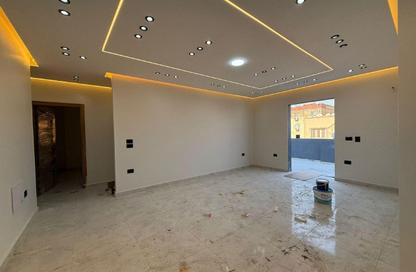 Apartment - 3 Bedrooms - 2 Bathrooms for sale in Al Hadaba Al Wosta - Mokattam - Cairo