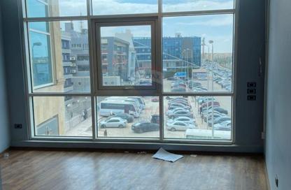 Office Space - 4 Bedrooms - 1 Bathroom for rent in Kargo Mall - Al Shabab St. - Sheikh Zayed City - Giza