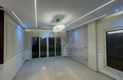 شقة - 3 غرف نوم - 2 حمامات للايجار في مدينة وصال - كمبوندات الشروق - مدينة الشروق - القاهرة