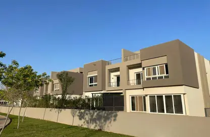Townhouse - 4 Bedrooms - 4 Bathrooms for sale in Etapa - Sheikh Zayed Compounds - Sheikh Zayed City - Giza Townhouse - 4 Bedrooms - 4 Bathrooms for sale in Etapa - Sheikh Zayed Compounds - Sheikh Zayed City - Giza