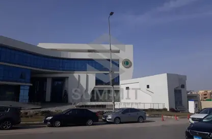 عيادة - غرفة نوم - 1 حمام للايجار في اليجانتري - الحي الاول - التجمع الخامس - مدينة القاهرة الجديدة - القاهرة