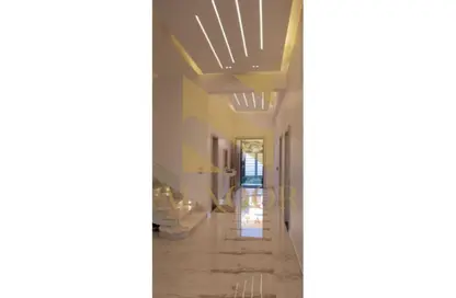 فيلا - 8 غرف نوم - 6 حمامات للبيع في زايد ديونز - الحي السادس - الشيخ زايد - الجيزة