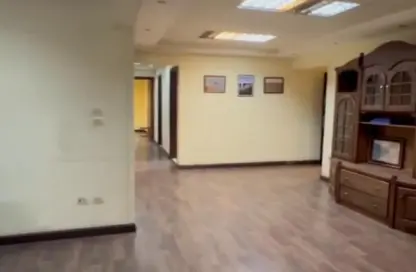 شقة - 3 غرف نوم - 2 حمامات للبيع في شارع سوريا - المهندسين - الجيزة