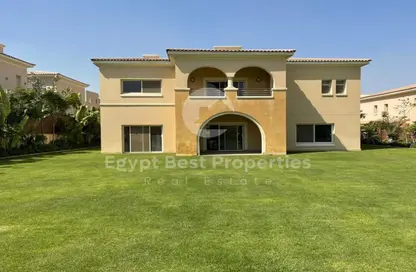 قصر - 8 غرف نوم - 8 حمامات للبيع في سيليستا هيلز - اب تاون كايرو - المقطم - القاهرة