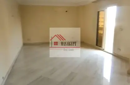 شقة - 3 غرف نوم - 2 حمامات للبيع في شارع شهاب - المهندسين - الجيزة