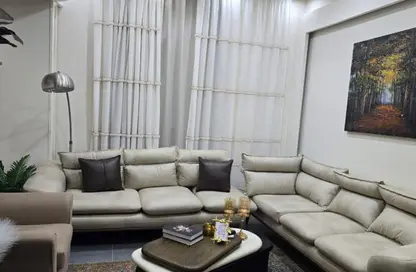 شقة - 3 غرف نوم - 2 حمامات للايجار في محور احمد شوقي - البنفسج 1 - البنفسج - مدينة القاهرة الجديدة - القاهرة