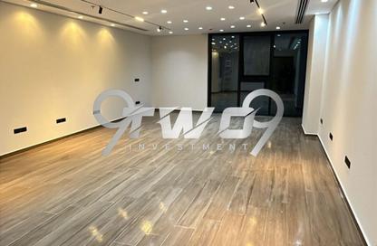 Office Space - Studio - 1 Bathroom for rent in Hyde Park Business District Mall - South Teseen St. - The 5th Settlement - New Cairo City - Cairo