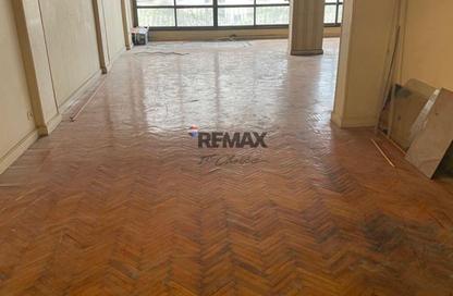 Apartment - 2 Bedrooms - 2 Bathrooms for sale in Ard El Golf - Heliopolis - Masr El Gedida - Cairo