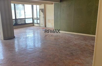 Apartment - 2 Bedrooms - 2 Bathrooms for sale in Ard El Golf - Heliopolis - Masr El Gedida - Cairo