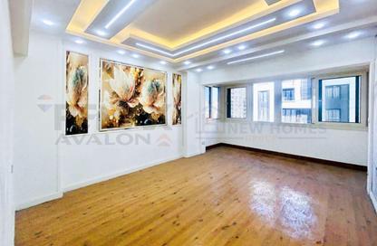 Apartment - 4 Bedrooms - 2 Bathrooms for rent in Laurent - Hay Sharq - Alexandria