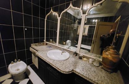 Apartment - 3 - 2 for sale in Sibawayh Al Masry St. - 1st Zone - Nasr City - Cairo