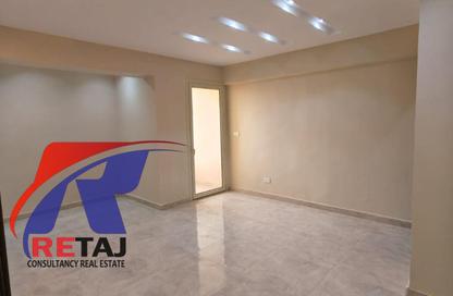 Apartment - 3 Bedrooms - 2 Bathrooms for sale in Abdallah Ibn Al Taher St. - 6th Zone - Nasr City - Cairo