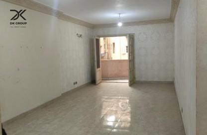 Apartment - 3 Bedrooms - 2 Bathrooms for sale in Mohamed Fawzy Moaz St. - Smouha - Hay Sharq - Alexandria