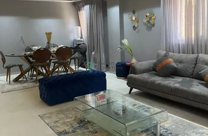 Apartment - 3 Bedrooms - 2 Bathrooms for sale in Doctor Yassin Abdel Ghaffar St. - Area C - Ganoob El Acadimia - New Cairo City - Cairo