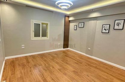 Apartment - 4 Bedrooms - 2 Bathrooms for sale in American University Housing District - 5th Settlement Compounds - The 5th Settlement - New Cairo City - Cairo