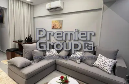 Apartment - 2 Bedrooms - 2 Bathrooms for sale in Sarayat Al Maadi - Hay El Maadi - Cairo