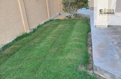 Villa - 5 Bedrooms - 6 Bathrooms for sale in South Investors Area - New Cairo City - Cairo