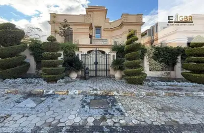 Villa - 5 Bedrooms - 6 Bathrooms for sale in South Investors Area - New Cairo City - Cairo