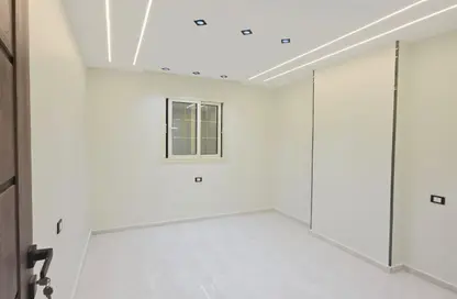 شقة - غرفة نوم - 1 حمام للبيع في البوابة الثالثة القديمة - خفرع - حدائق الاهرام - الجيزة