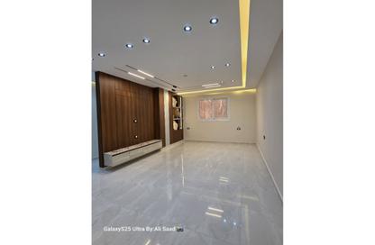 شقة - 3 غرف نوم - 2 حمامات للبيع في البوابة الرابعة - مينا - حدائق الاهرام - الجيزة شقة - 3 غرف نوم - 2 حمامات للبيع في البوابة الرابعة - مينا - حدائق الاهرام - الجيزة