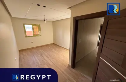 Office Space - 3 Bedrooms - 2 Bathrooms for rent in Zahraa Al Maadi St. - Degla - Hay El Maadi - Cairo