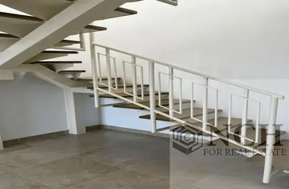 (بنتهاوس  (روف - 3 غرف نوم - 4 حمامات للايجار في مون ريزيدنس - فيفث سكوير - التجمع الخامس - مدينة القاهرة الجديدة - القاهرة